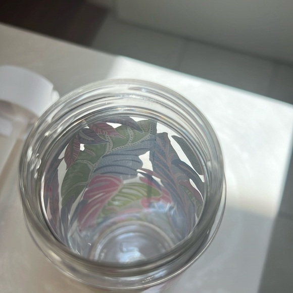 Lilly Pulitzer Blue Grotto GWP Water Bottle 24 Fl oz. Retractable drink port - Picture 11 of 14